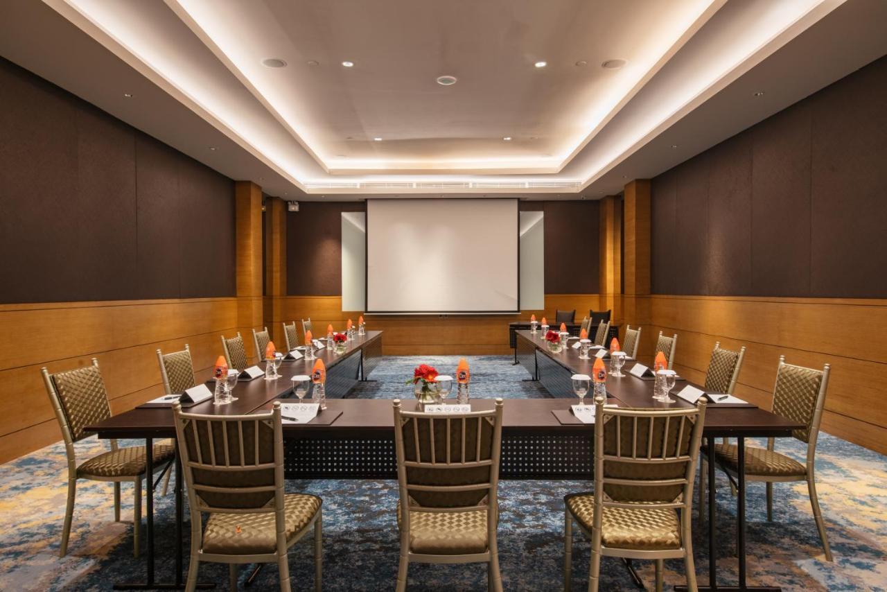 Vasa Hotel Surabaya Exterior foto